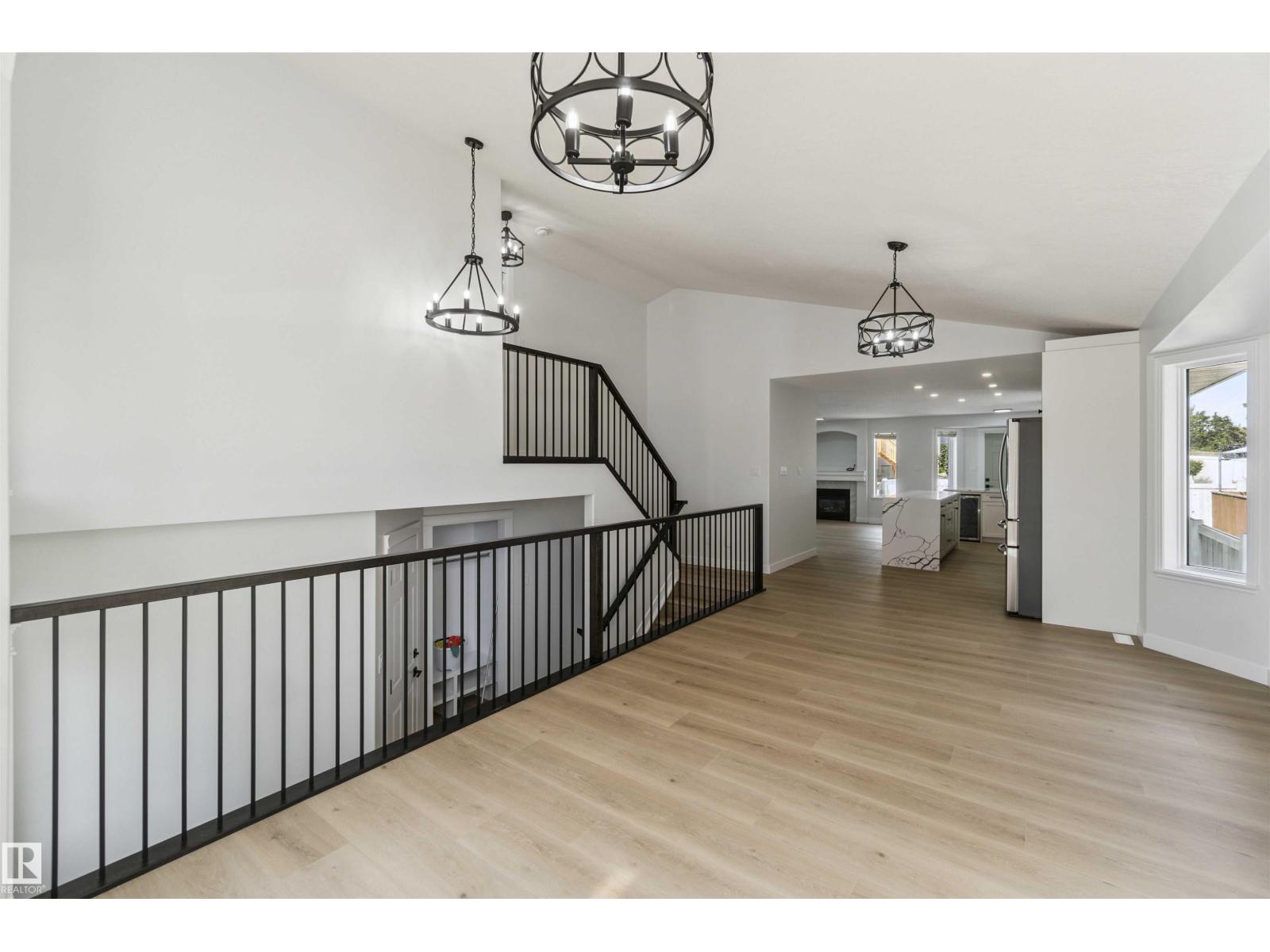 Photo 9 of 618 Layton Co Nw, Edmonton AB