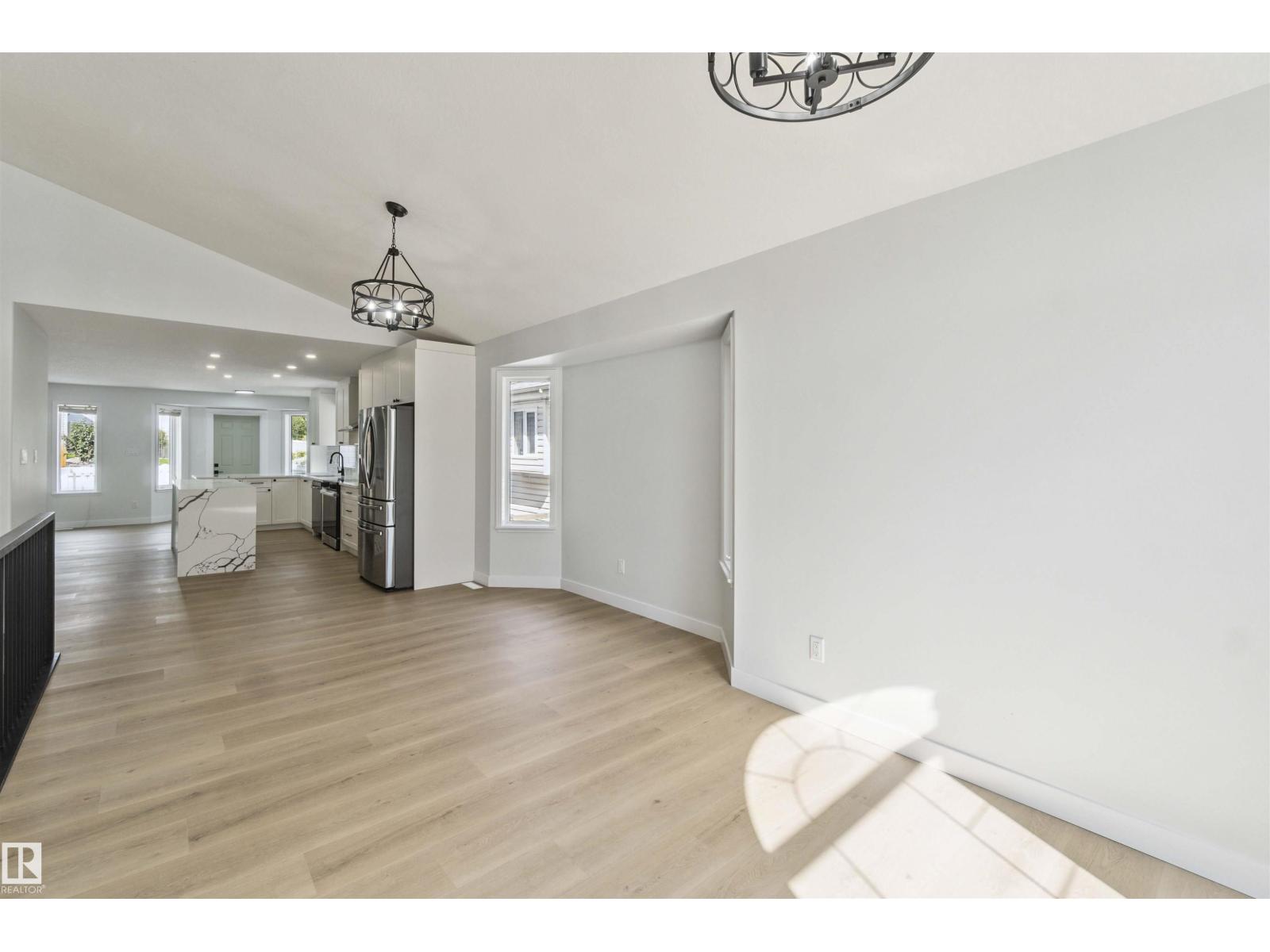 Photo 11 of 618 Layton Co Nw, Edmonton AB
