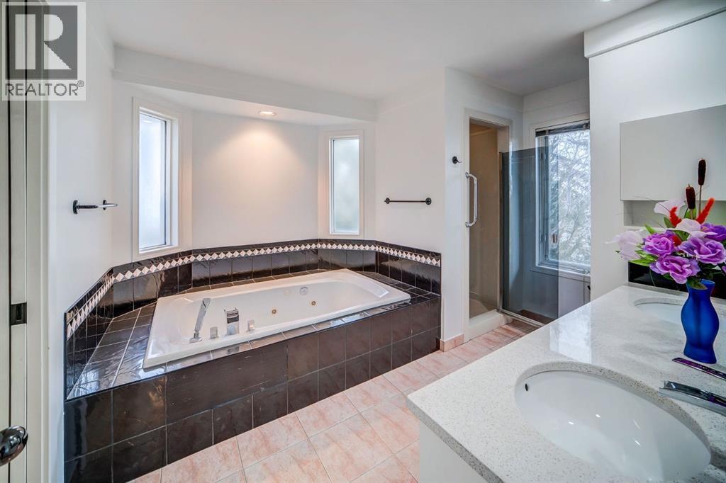 Photo 22 of 2925 Signal Hill Heights Sw, Calgary AB