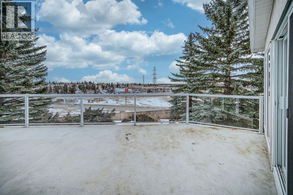 Photo 34 of 2925 Signal Hill Heights Sw, Calgary AB