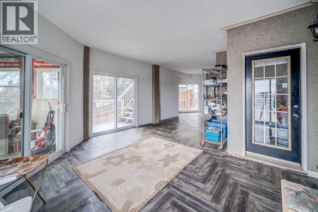 Photo 32 of 2925 Signal Hill Heights Sw, Calgary AB