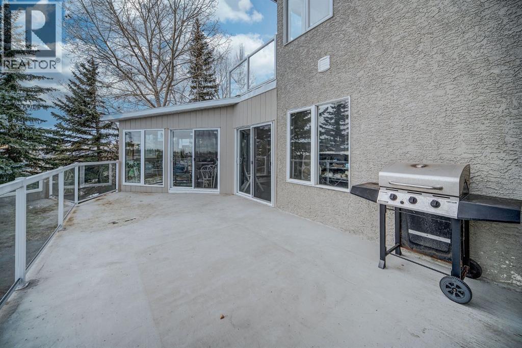 Photo 36 of 2925 Signal Hill Heights Sw, Calgary AB