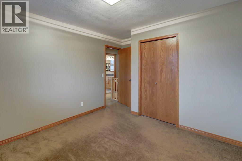 Photo 30 of 2617 Coopers Circle Sw, Airdrie AB