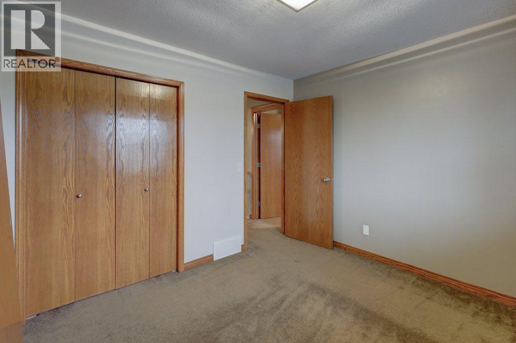 Photo 28 of 2617 Coopers Circle Sw, Airdrie AB