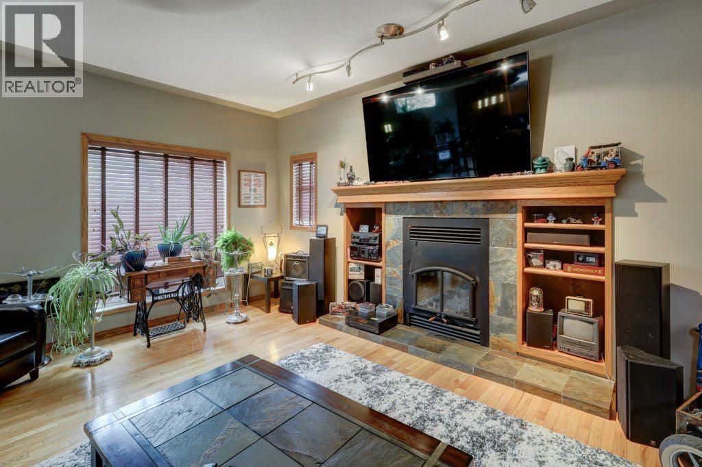 Photo 7 of 2617 Coopers Circle Sw, Airdrie AB