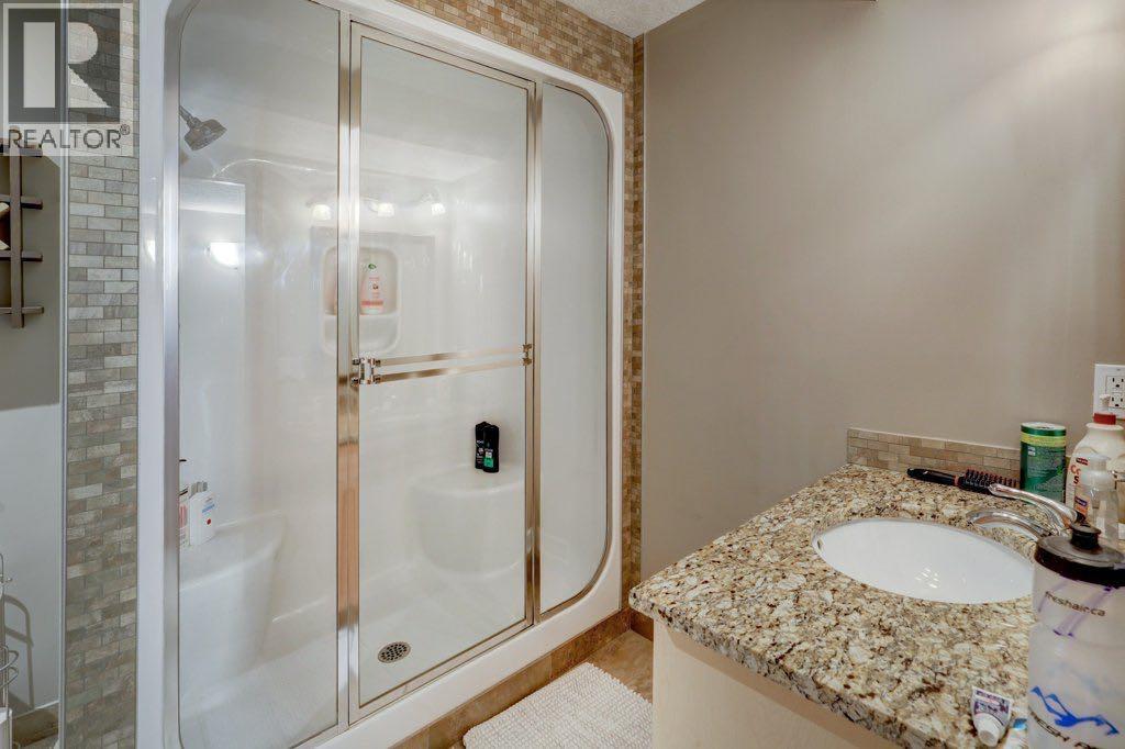 Photo 37 of 2617 Coopers Circle Sw, Airdrie AB