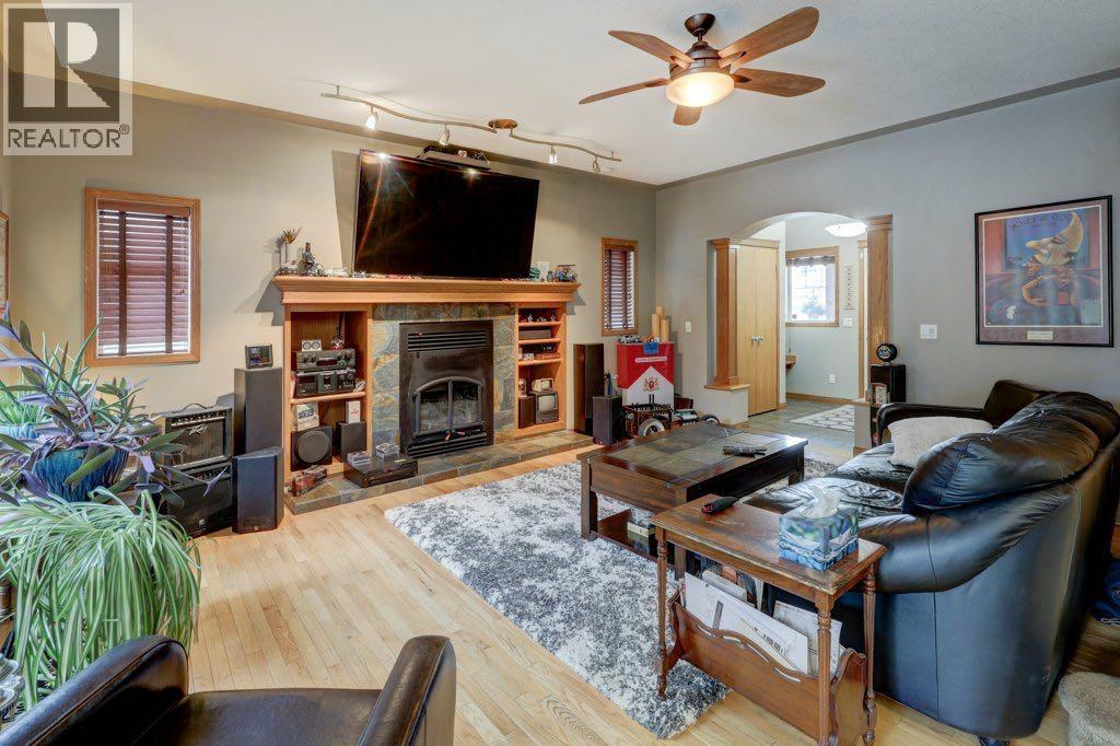 Photo 9 of 2617 Coopers Circle Sw, Airdrie AB