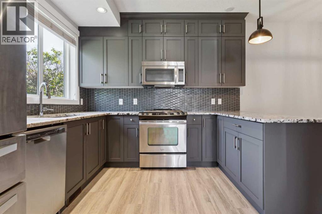 Photo 5 of 1 4513 Bowness Road Nw, Calgary AB