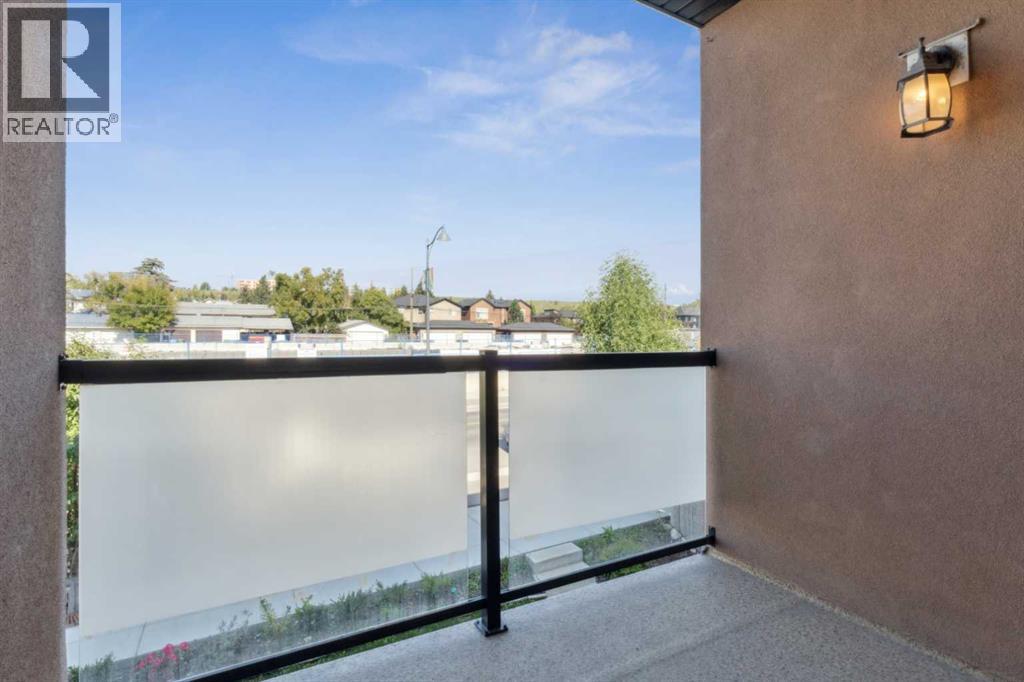 Photo 10 of 1 4513 Bowness Road Nw, Calgary AB