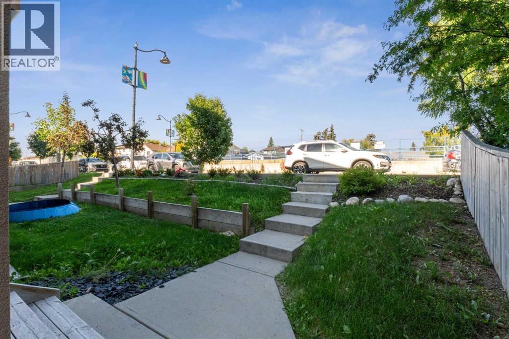 Photo 18 of 1 4513 Bowness Road Nw, Calgary AB