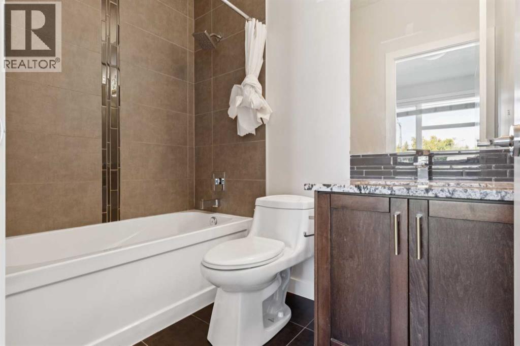 Photo 13 of 1 4513 Bowness Road Nw, Calgary AB