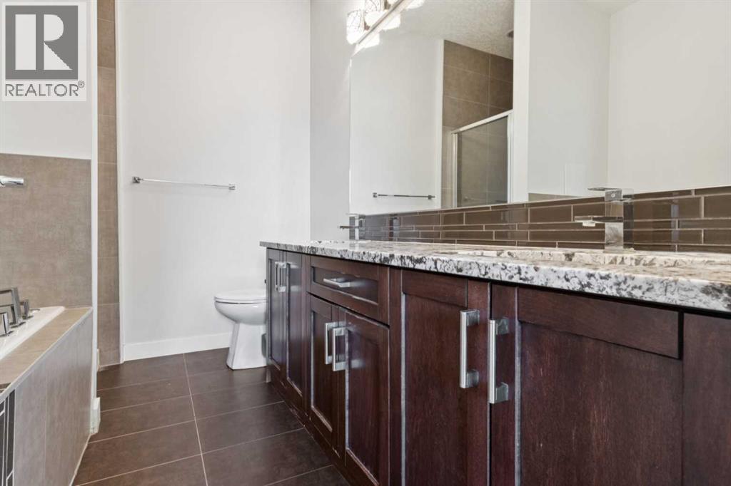 Photo 8 of 1 4513 Bowness Road Nw, Calgary AB