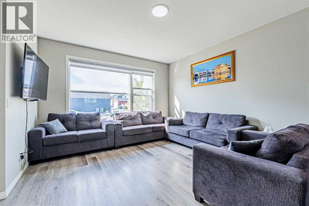 Photo 5 of 145 Corner Ridge Mews Ne, Calgary AB