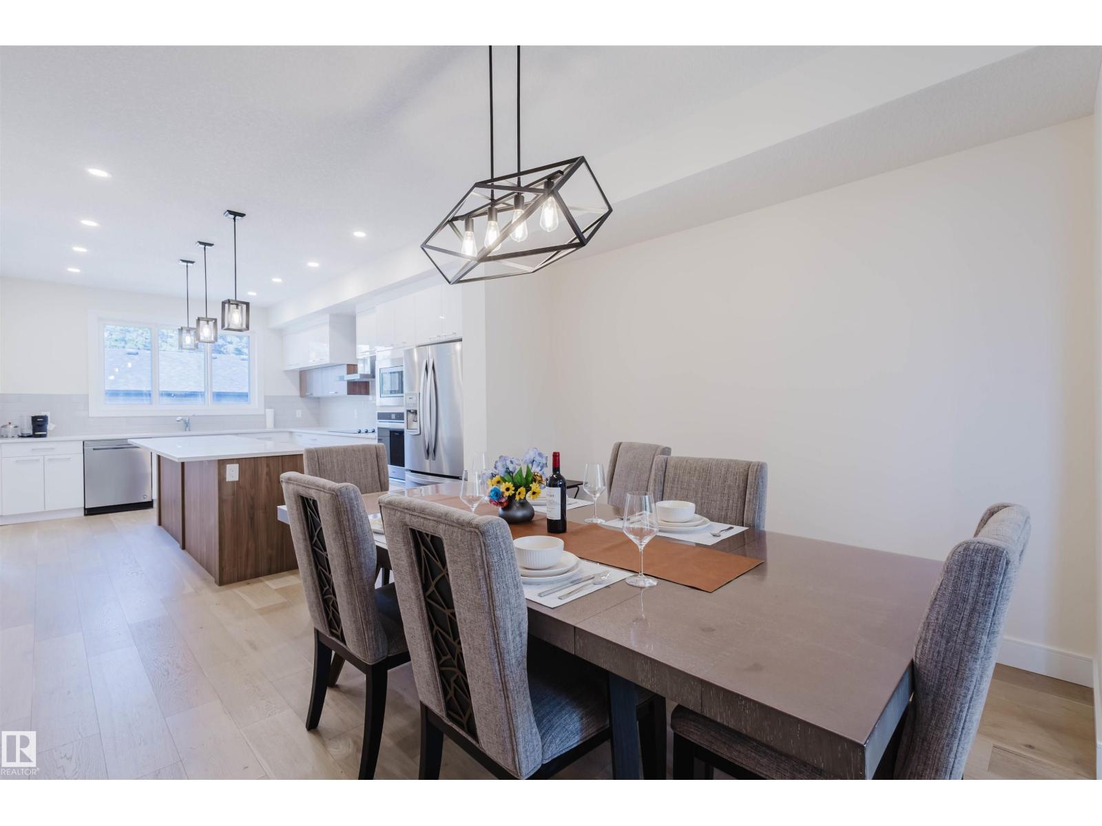 Photo 10 of 10824 66 Av Nw, Edmonton AB