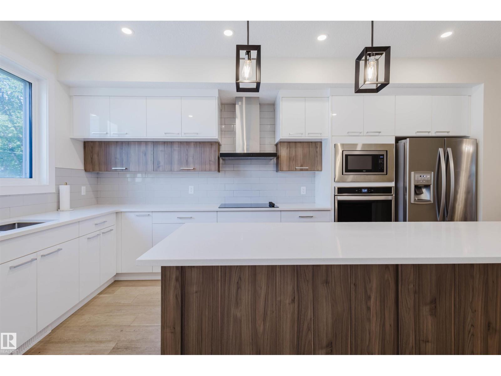 Photo 14 of 10824 66 Av Nw, Edmonton AB