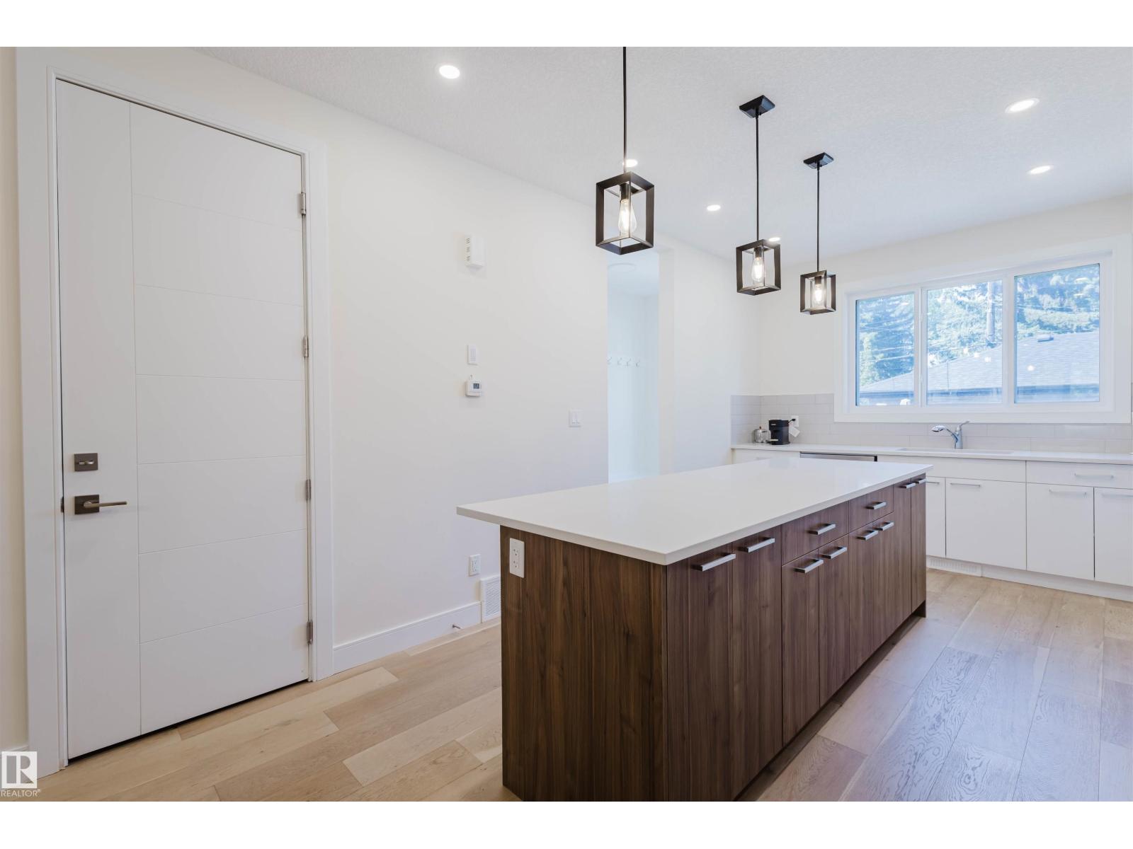 Photo 16 of 10824 66 Av Nw, Edmonton AB