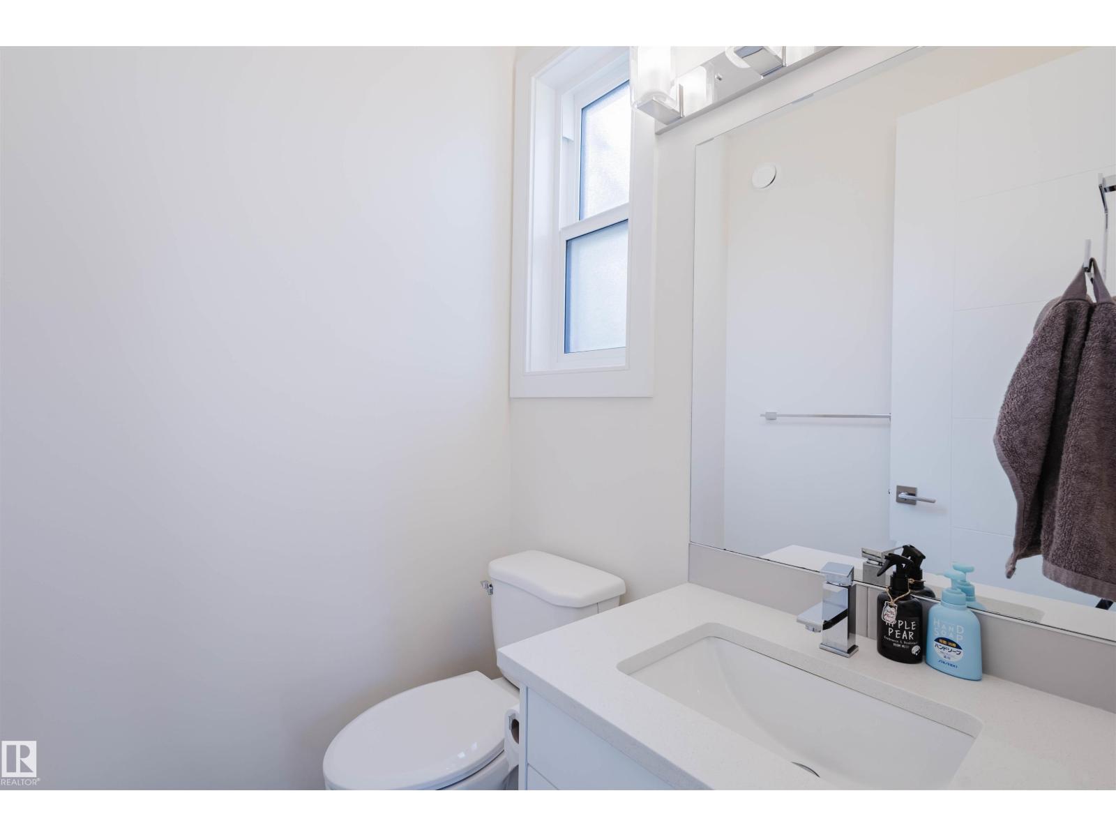 Photo 18 of 10824 66 Av Nw, Edmonton AB