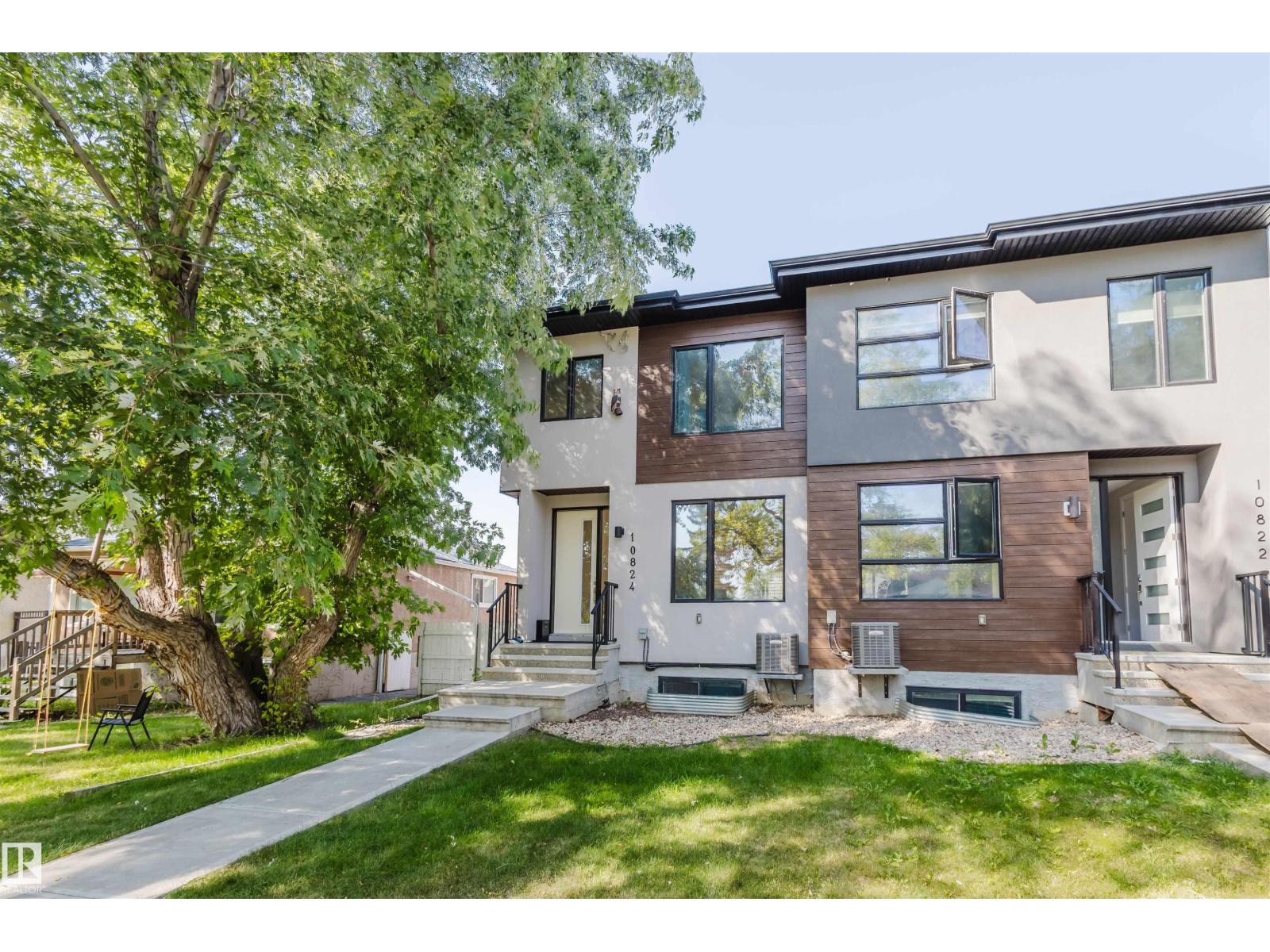 Photo 2 of 10824 66 Av Nw, Edmonton AB