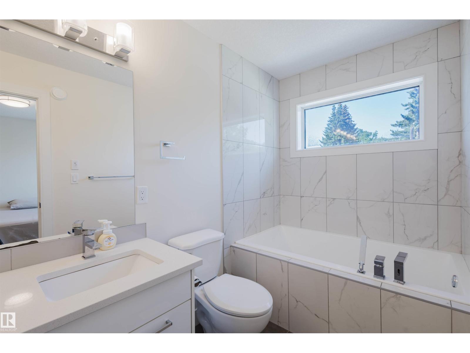 Photo 24 of 10824 66 Av Nw, Edmonton AB