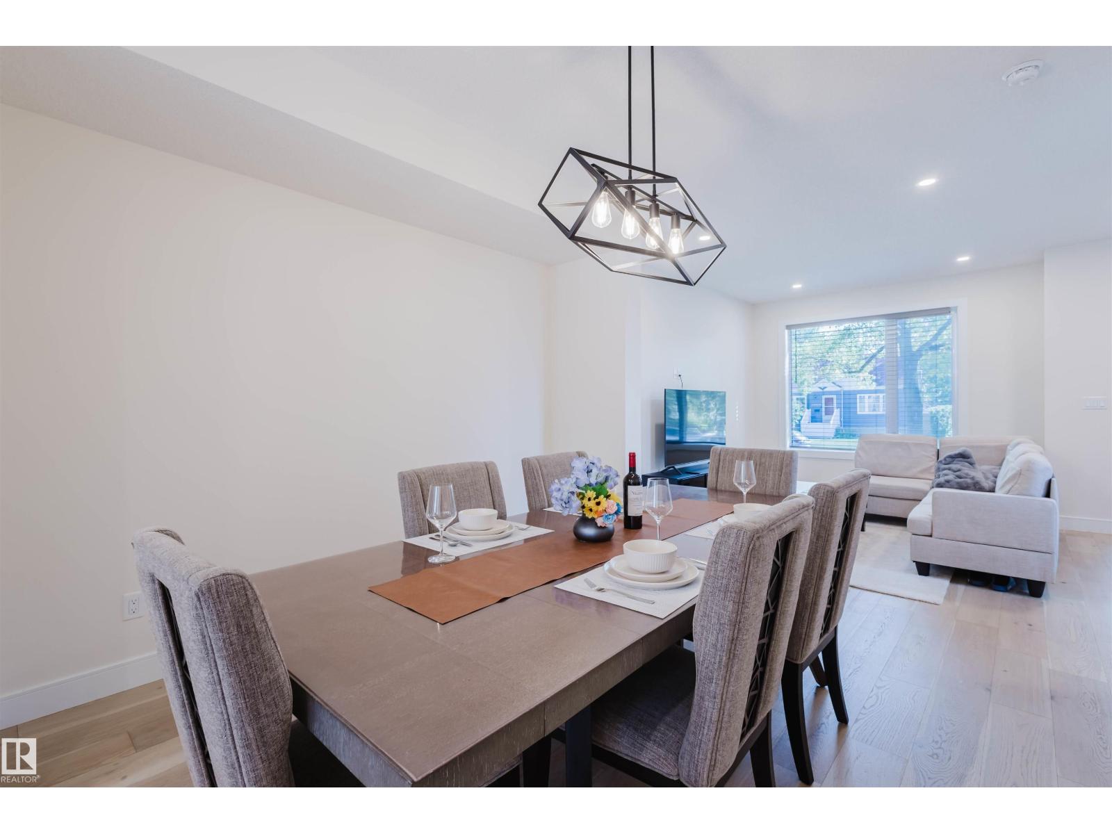 Photo 9 of 10824 66 Av Nw, Edmonton AB