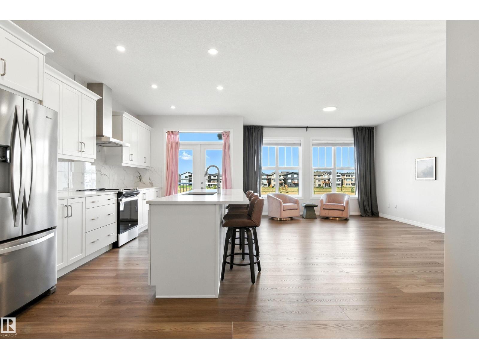 Photo 10 of 2520 206 Street Nw Nw, Edmonton AB