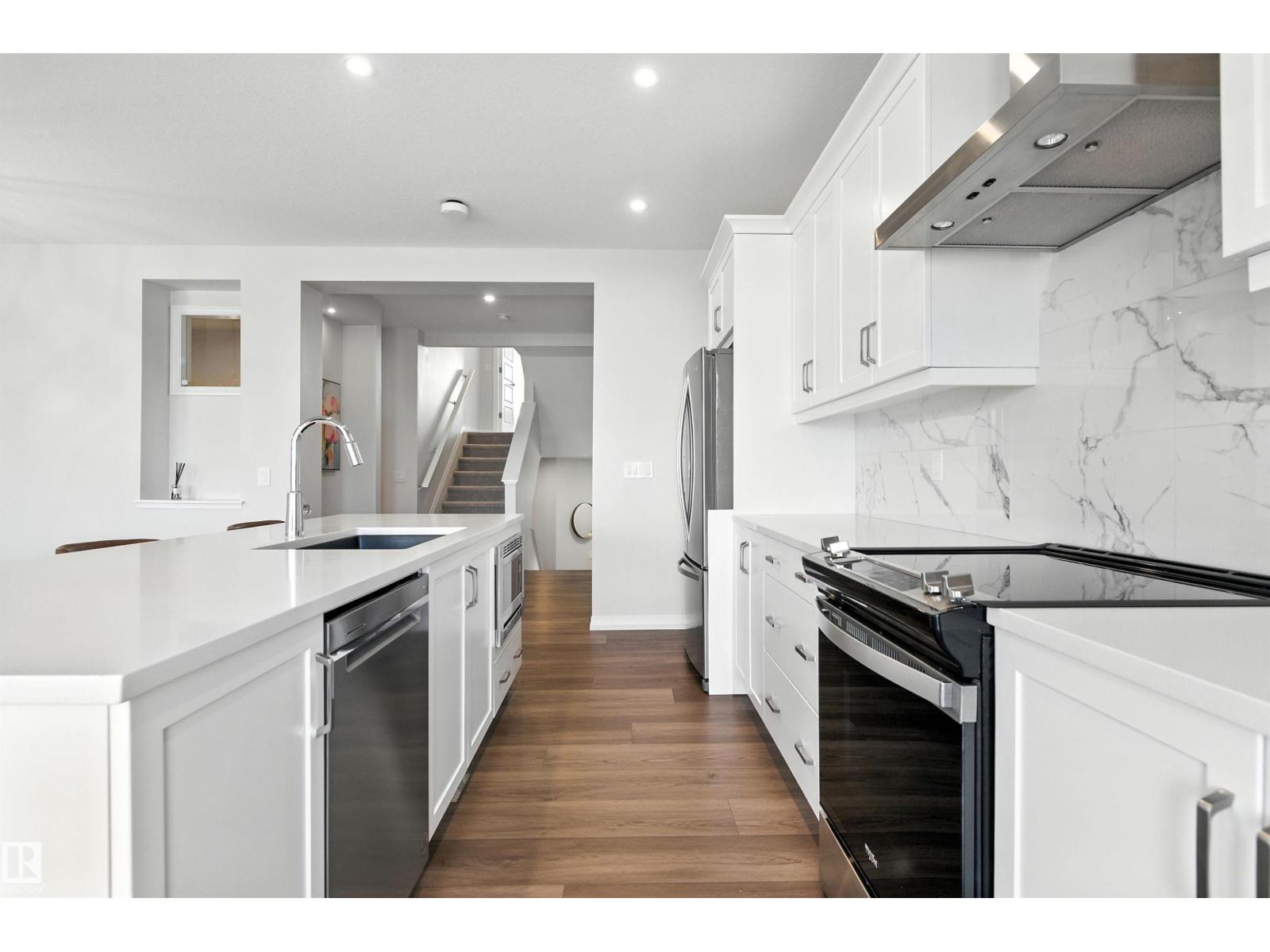 Photo 15 of 2520 206 Street Nw Nw, Edmonton AB