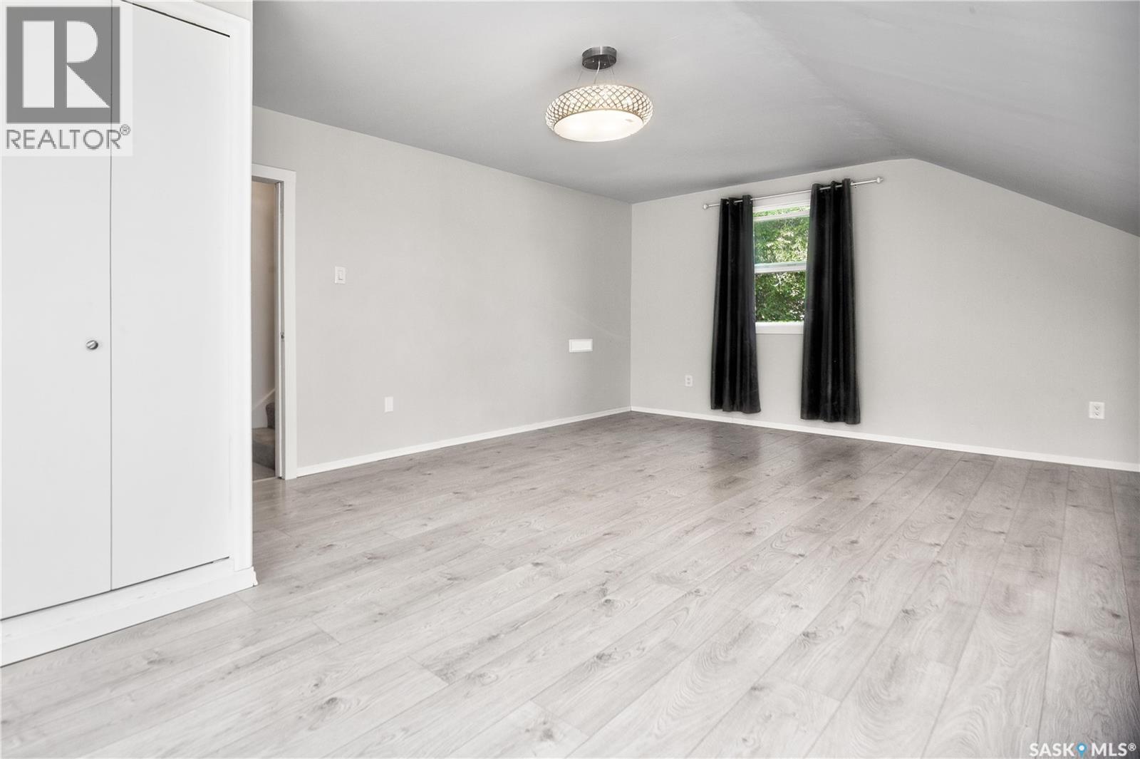 Photo 15 of 711 L Avenue S, Saskatoon SK