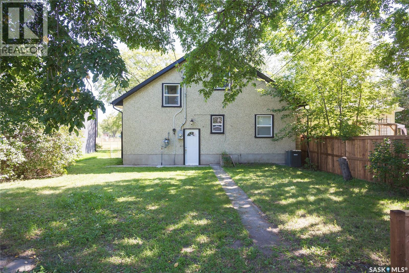 Photo 22 of 711 L Avenue S, Saskatoon SK