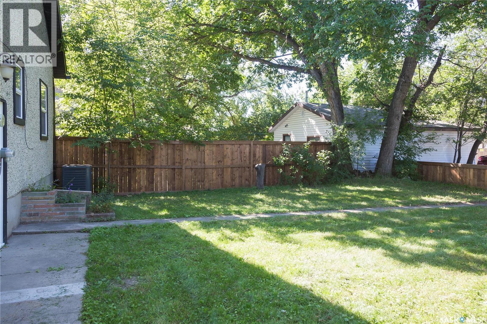 Photo 23 of 711 L Avenue S, Saskatoon SK