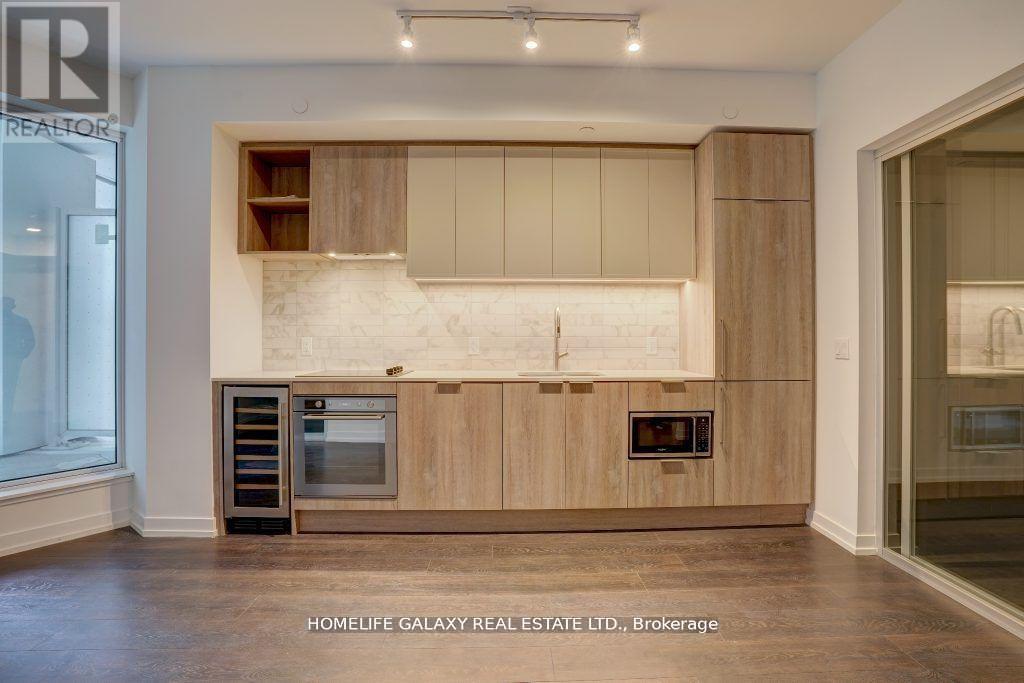 Photo 10 of 307 2020 Bathurst Street, Toronto ON