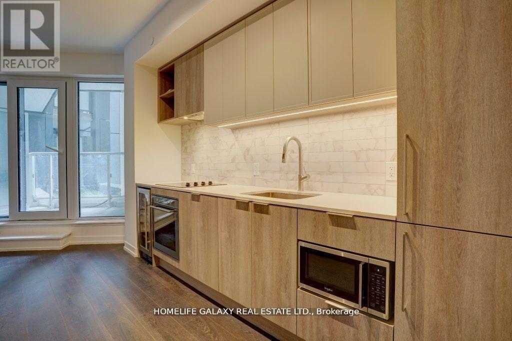 Photo 11 of 307 2020 Bathurst Street, Toronto ON