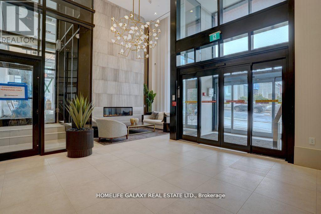 Photo 2 of 307 2020 Bathurst Street, Toronto ON