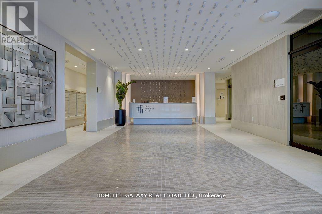 Photo 3 of 307 2020 Bathurst Street, Toronto ON