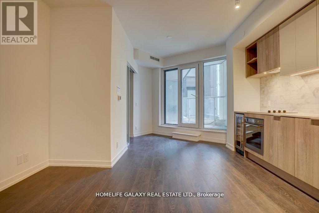 Photo 8 of 307 2020 Bathurst Street, Toronto ON