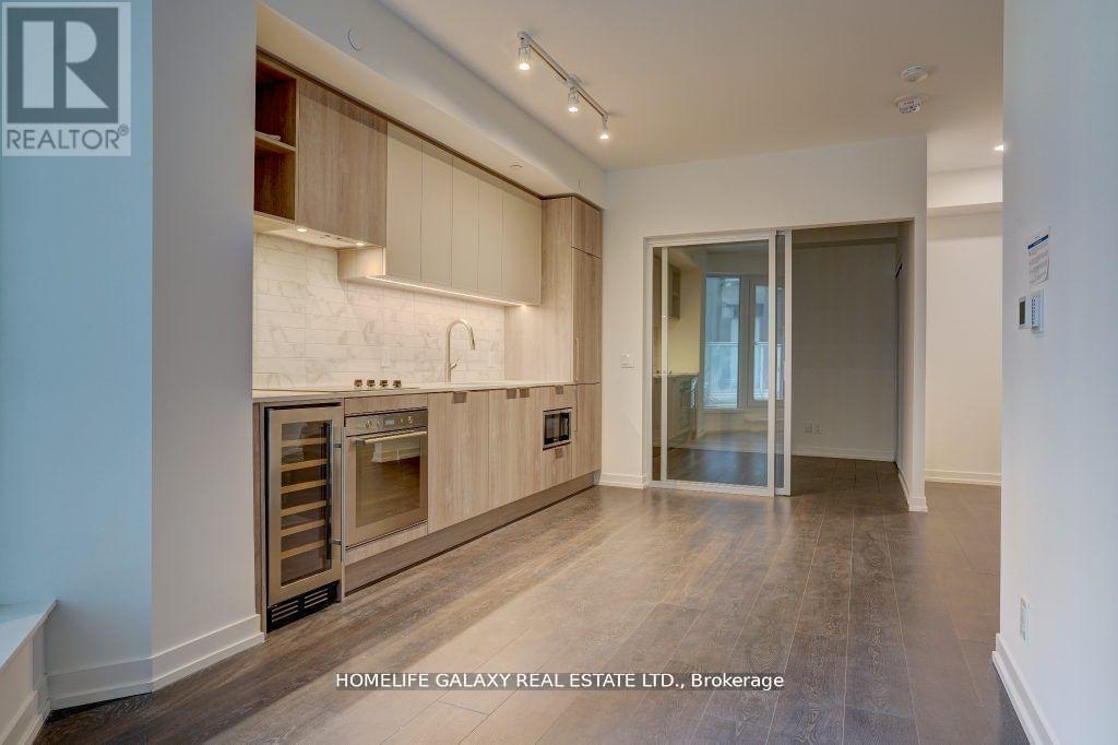 Photo 9 of 307 2020 Bathurst Street, Toronto ON