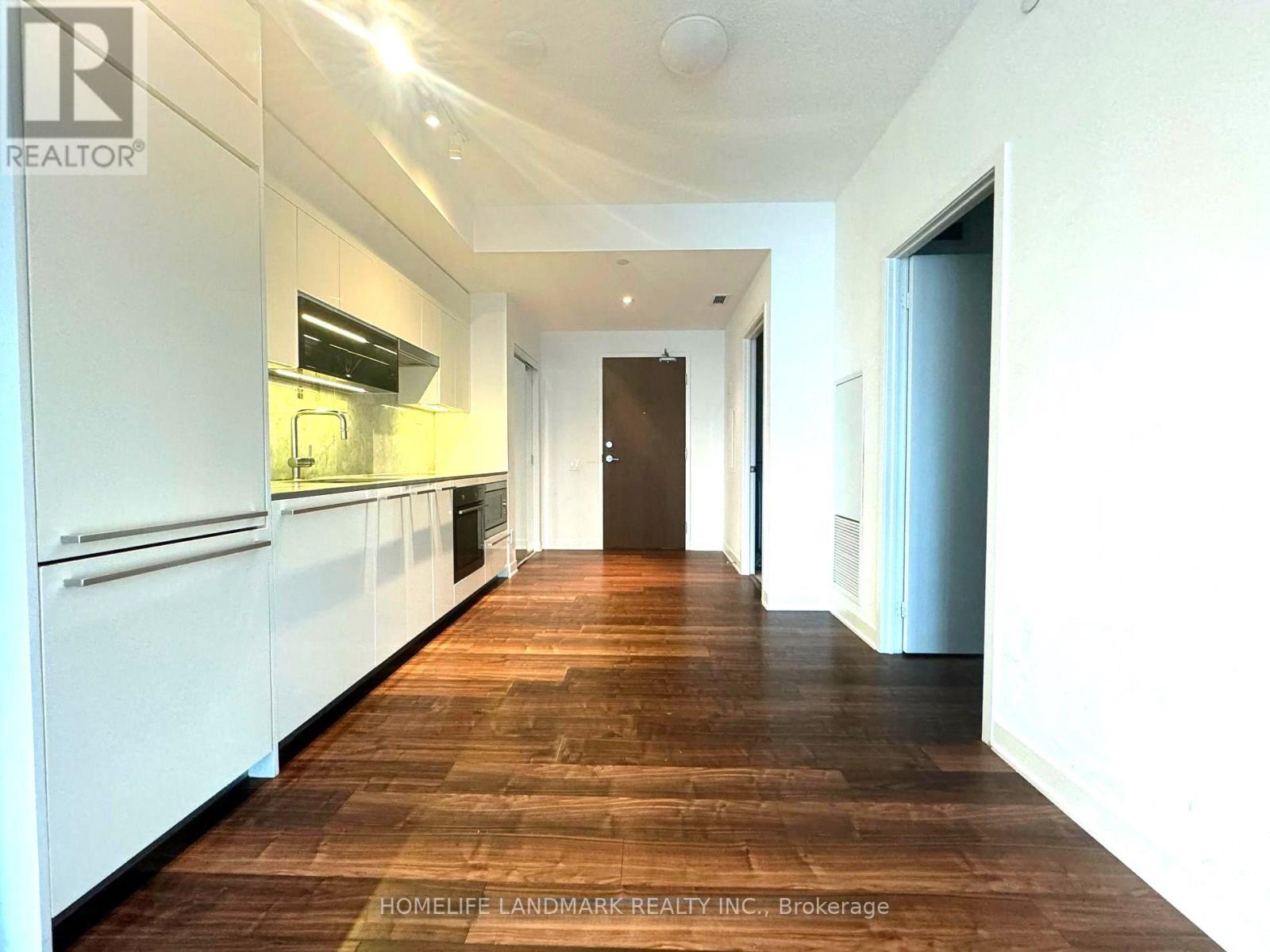 Photo 4 of 608 90 Queens Wharf Road, Toronto ON