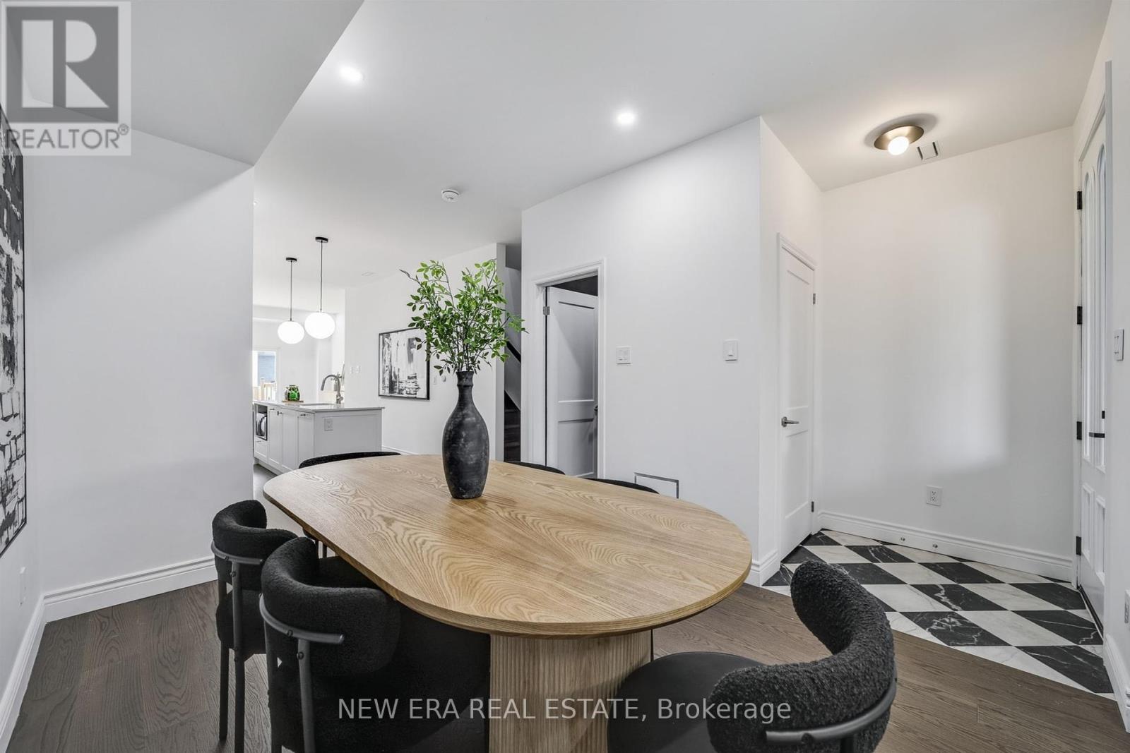 Photo 12 of 283 Clinton Street, Toronto ON