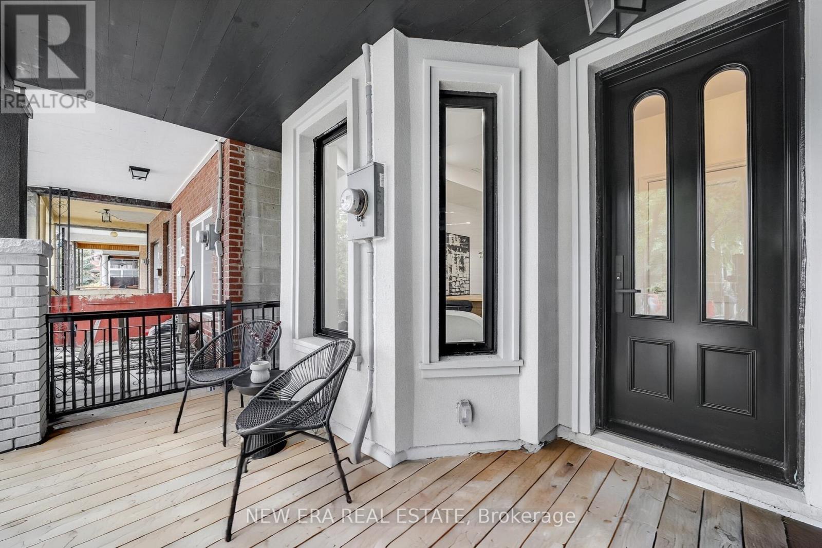 Photo 2 of 283 Clinton Street, Toronto ON
