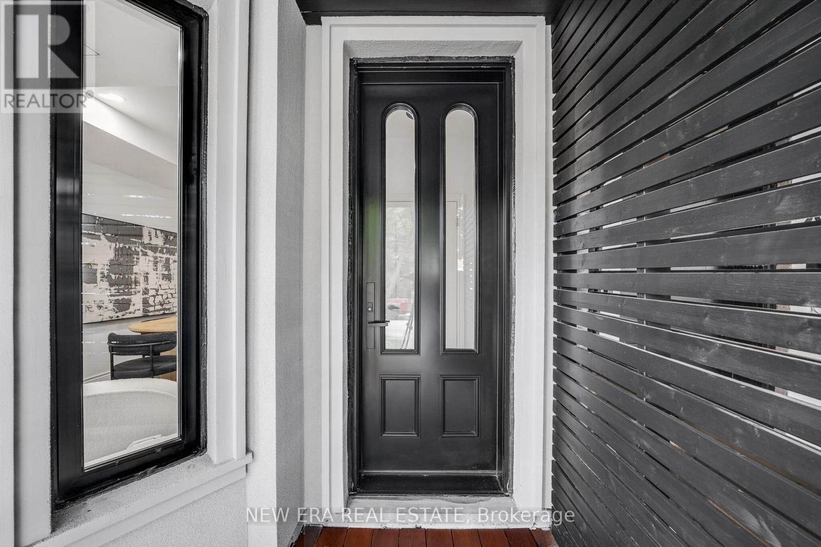 Photo 3 of 283 Clinton Street, Toronto ON