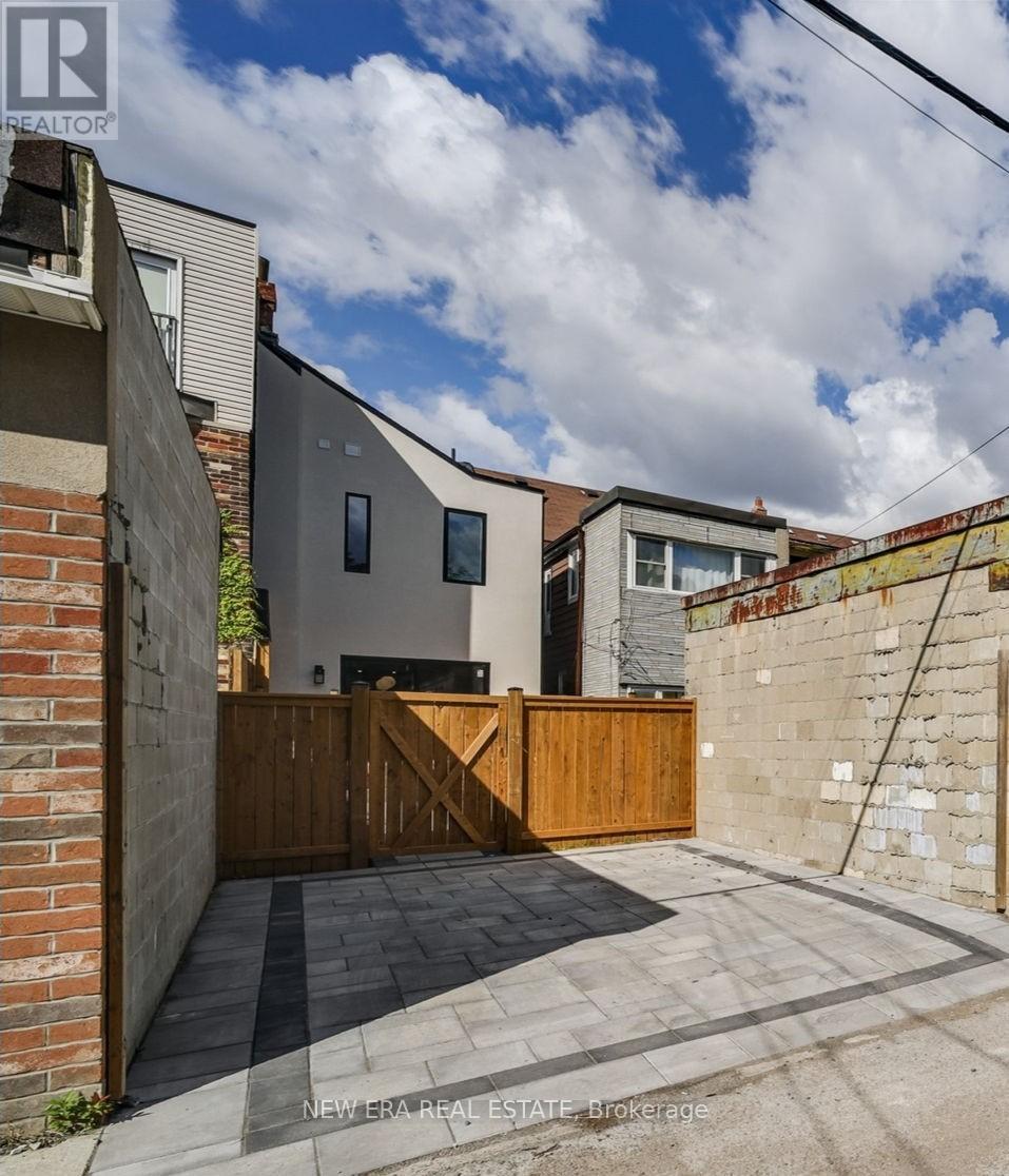 Photo 34 of 283 Clinton Street, Toronto ON
