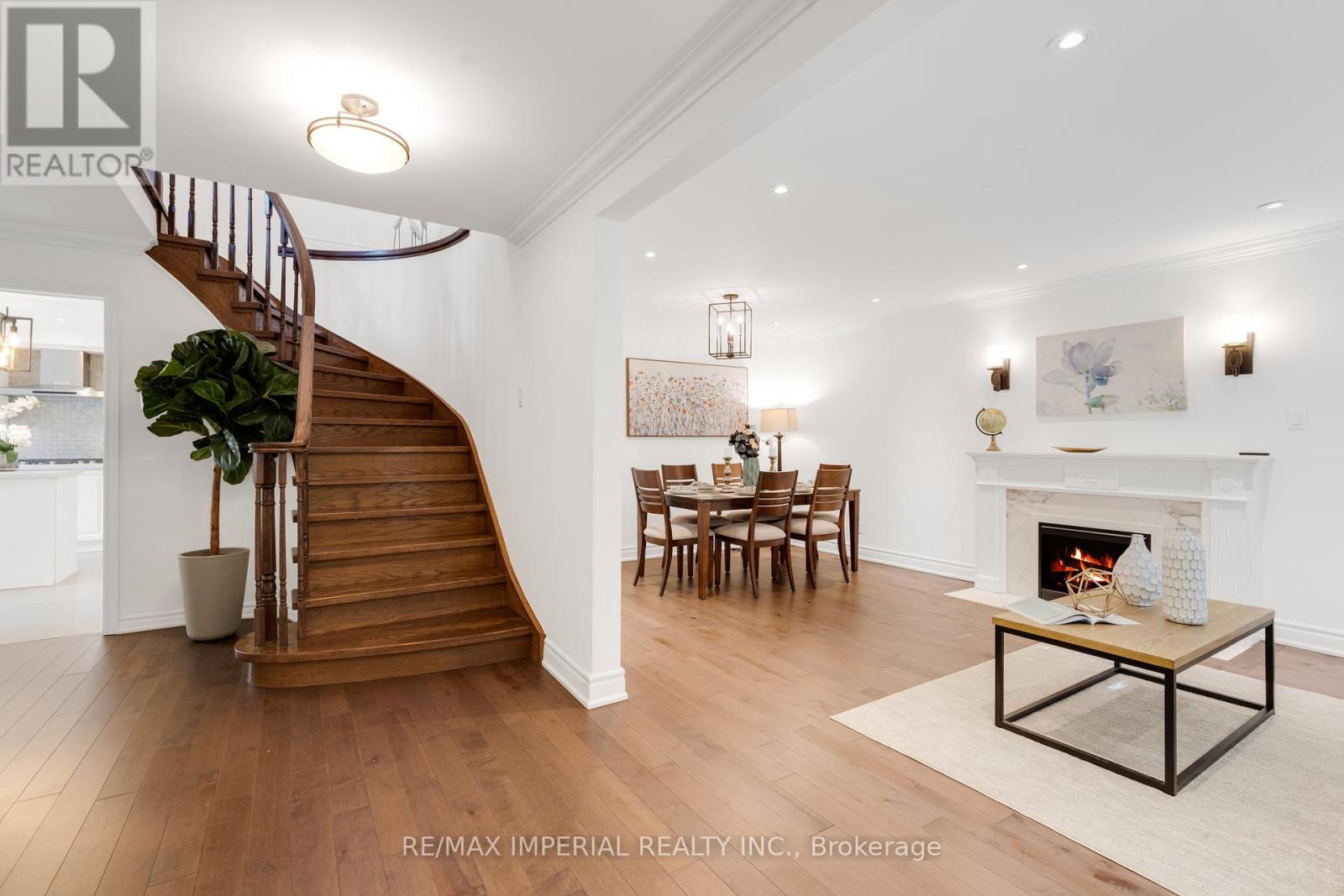 Photo 12 of 263 Upper Highland Crescent, Toronto ON