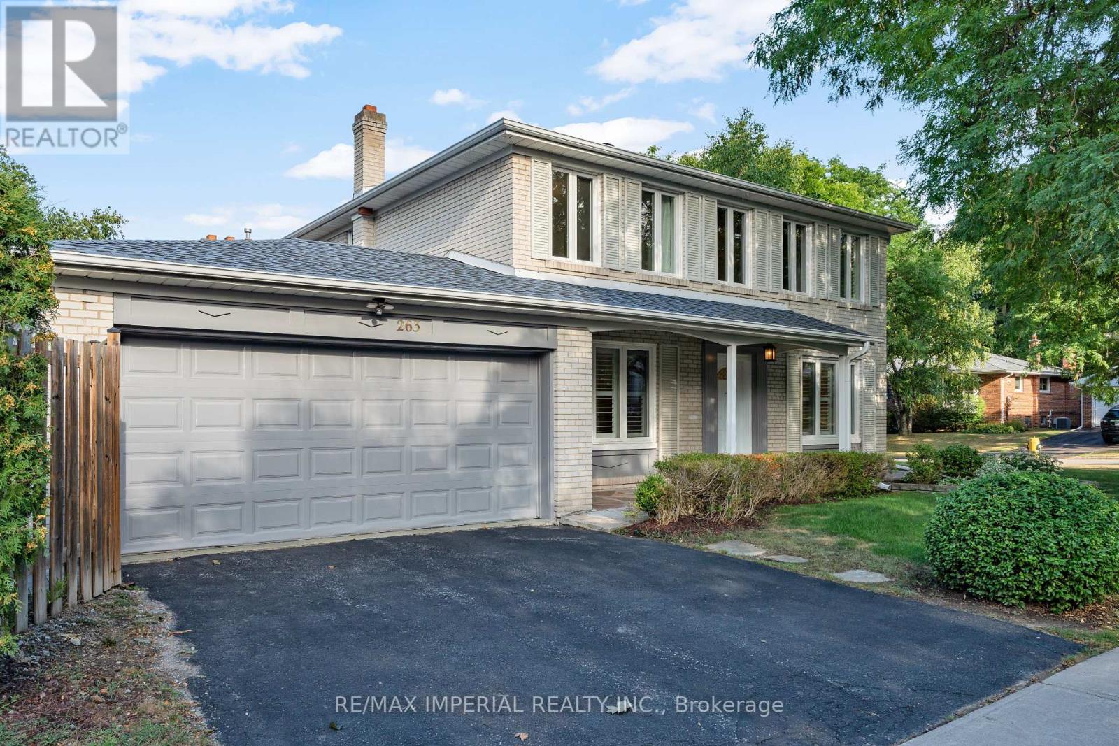 Photo 2 of 263 Upper Highland Crescent, Toronto ON