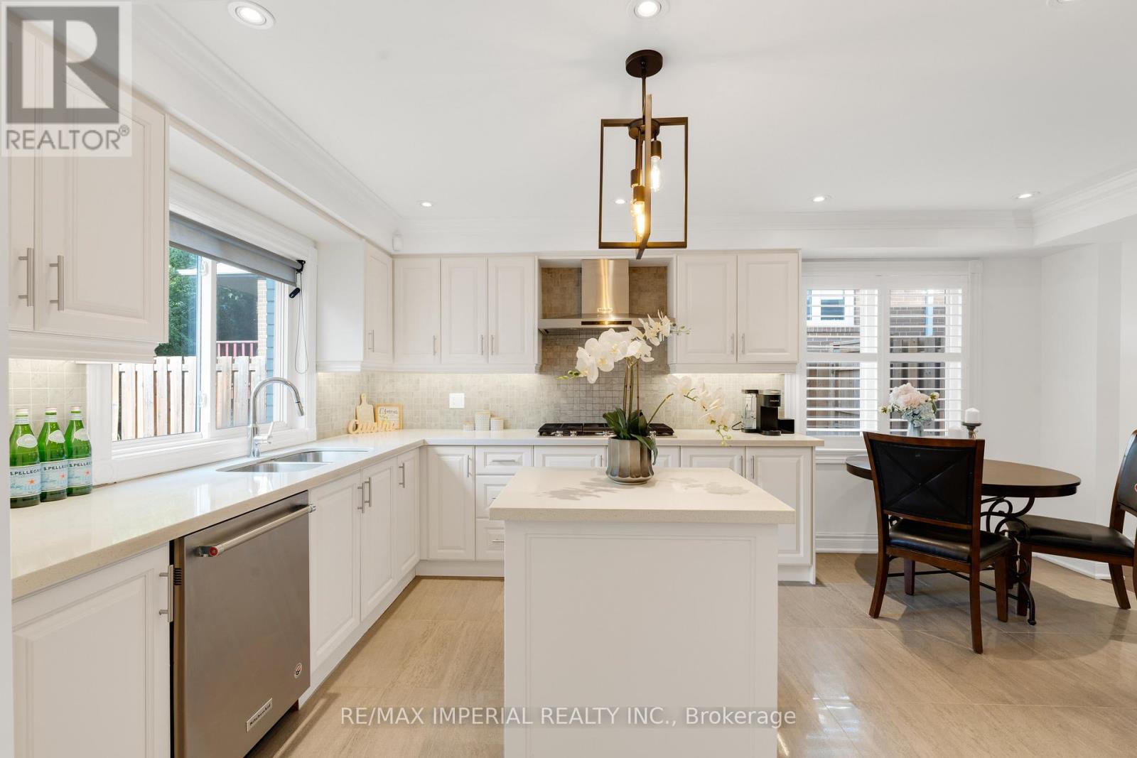 Photo 23 of 263 Upper Highland Crescent, Toronto ON