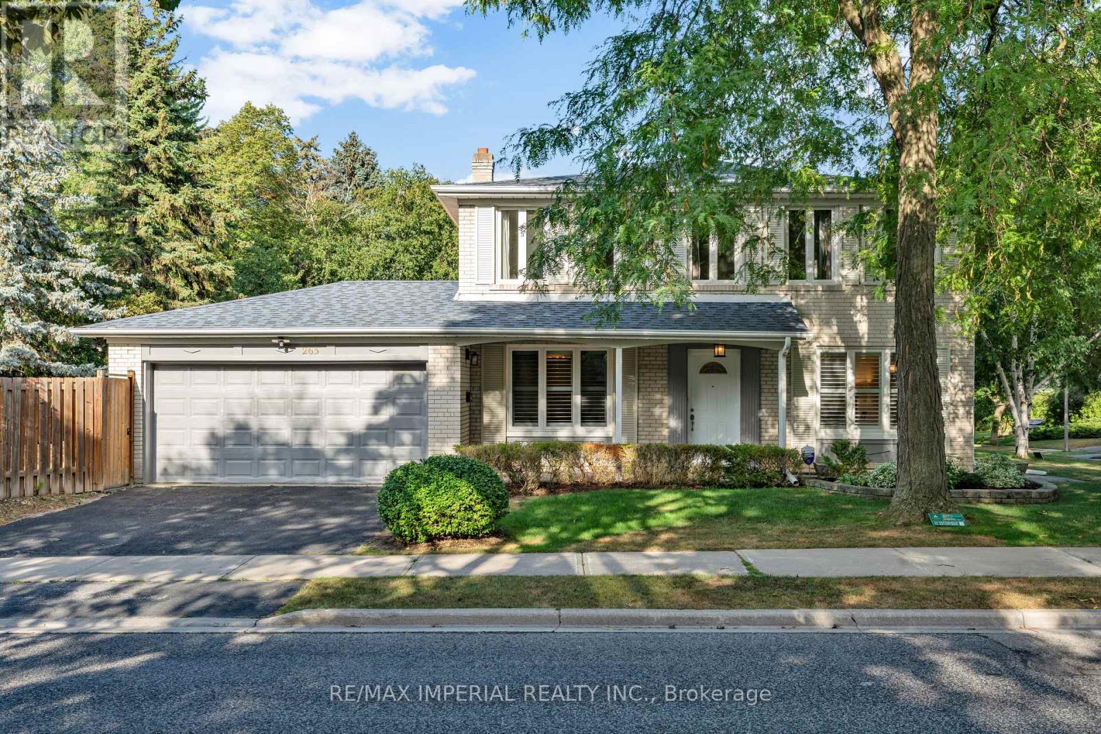 Photo 3 of 263 Upper Highland Crescent, Toronto ON