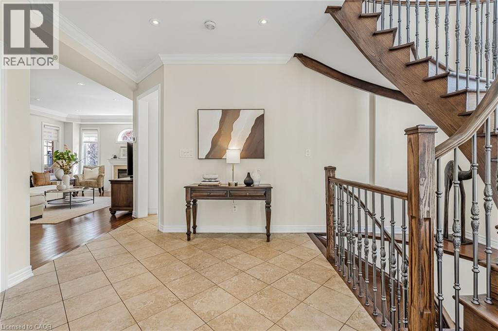 Photo 10 of 3308 Granite Gate, Burlington ON