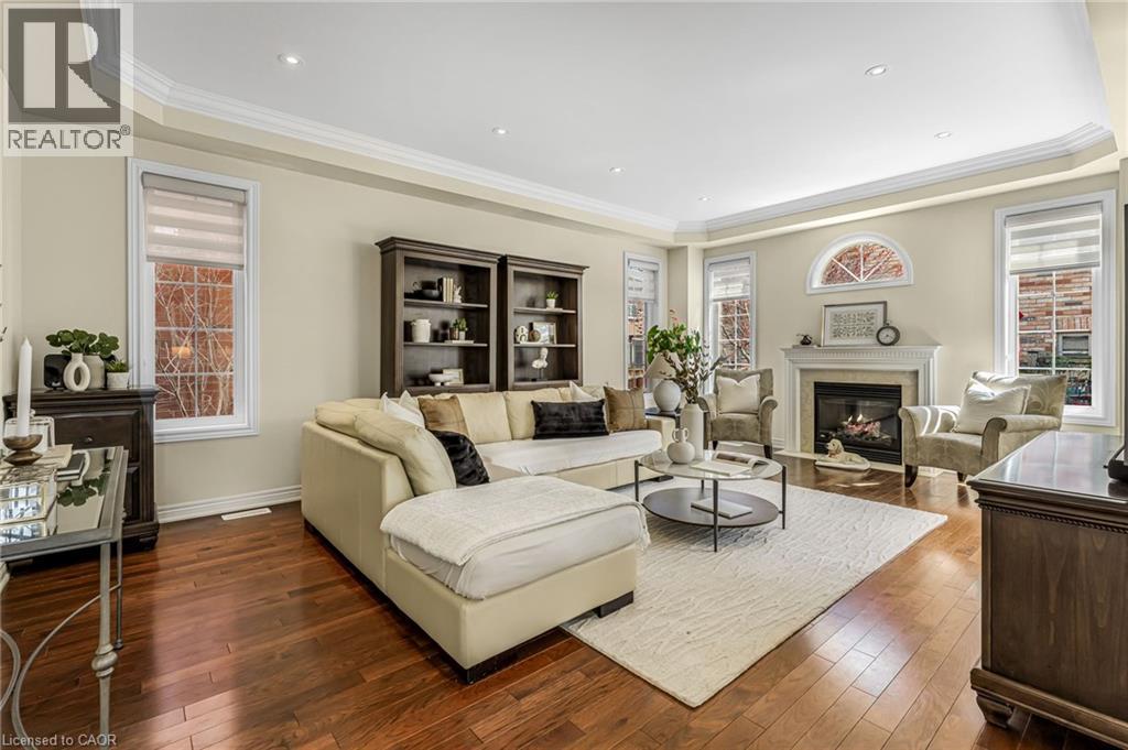 Photo 11 of 3308 Granite Gate, Burlington ON