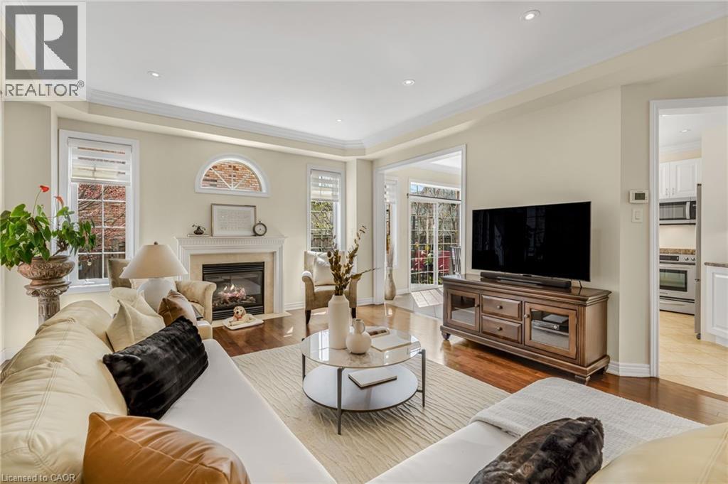 Photo 13 of 3308 Granite Gate, Burlington ON