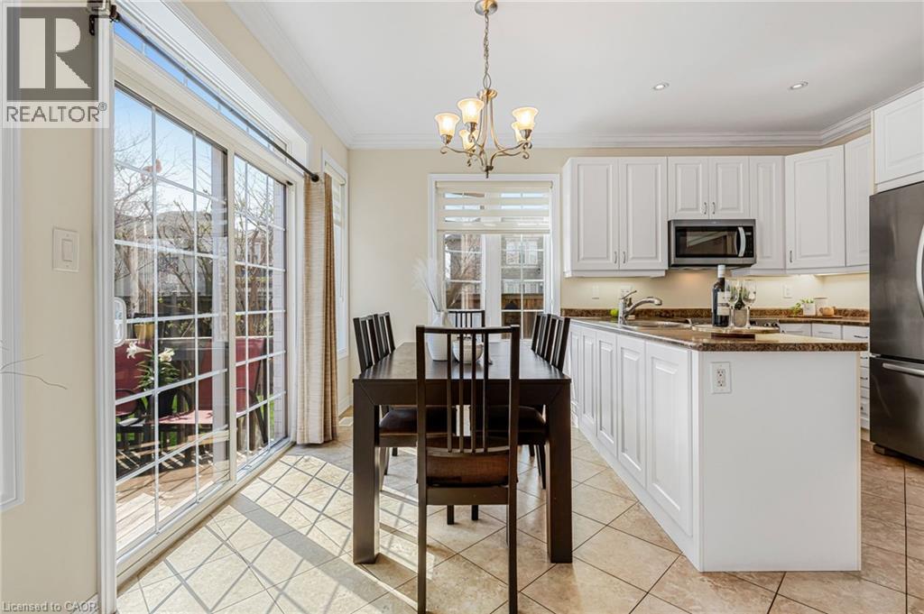 Photo 18 of 3308 Granite Gate, Burlington ON