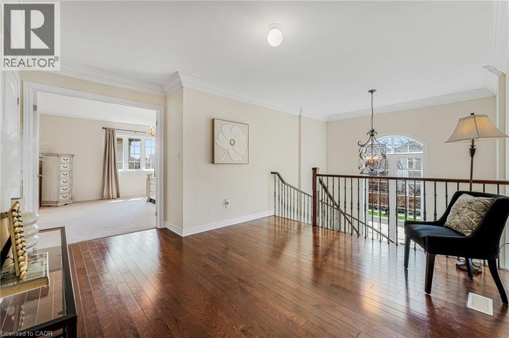 Photo 22 of 3308 Granite Gate, Burlington ON