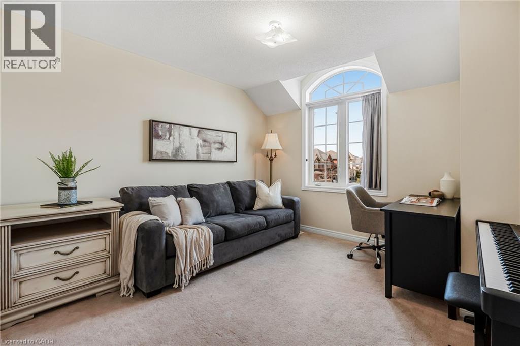 Photo 24 of 3308 Granite Gate, Burlington ON